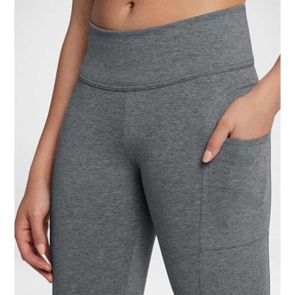 NWT Nike Essential Lifestyle Leggings X-SMALL - Picture 2 of 3